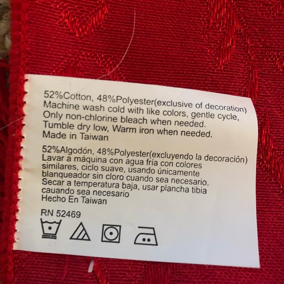 Christmas Holiday Linens Tablecloth Large 57”X101” W/Napkins,Runner, Placemats - Picture 7 of 8